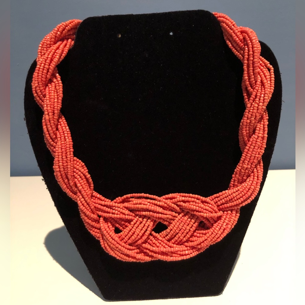 Beautiful necklace 18+ in plus 2+in extender